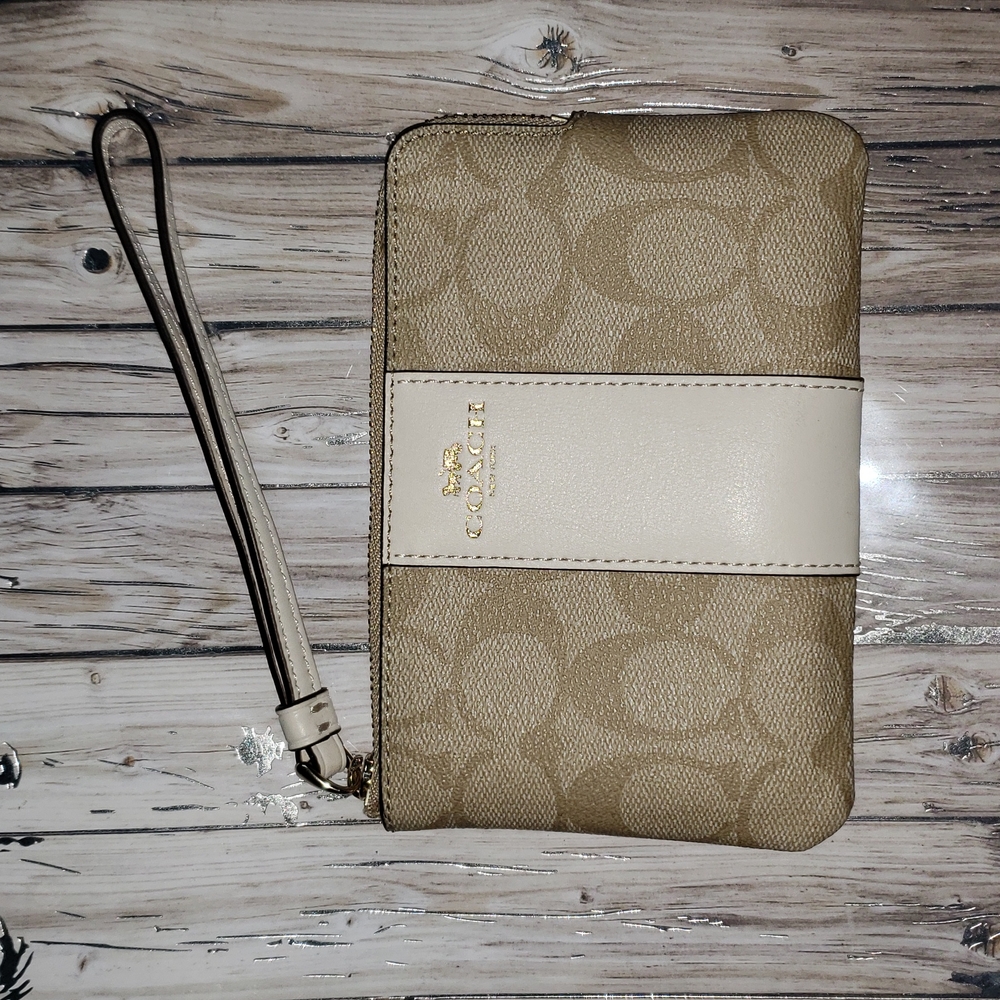 COACH light khaki/chalk Wristlet